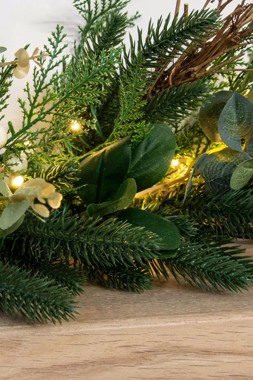 Christmas Tree World 180cm Pre-lit Decorated PE Pine Garland With White Berries< Pre-Lit Christmas Garlands