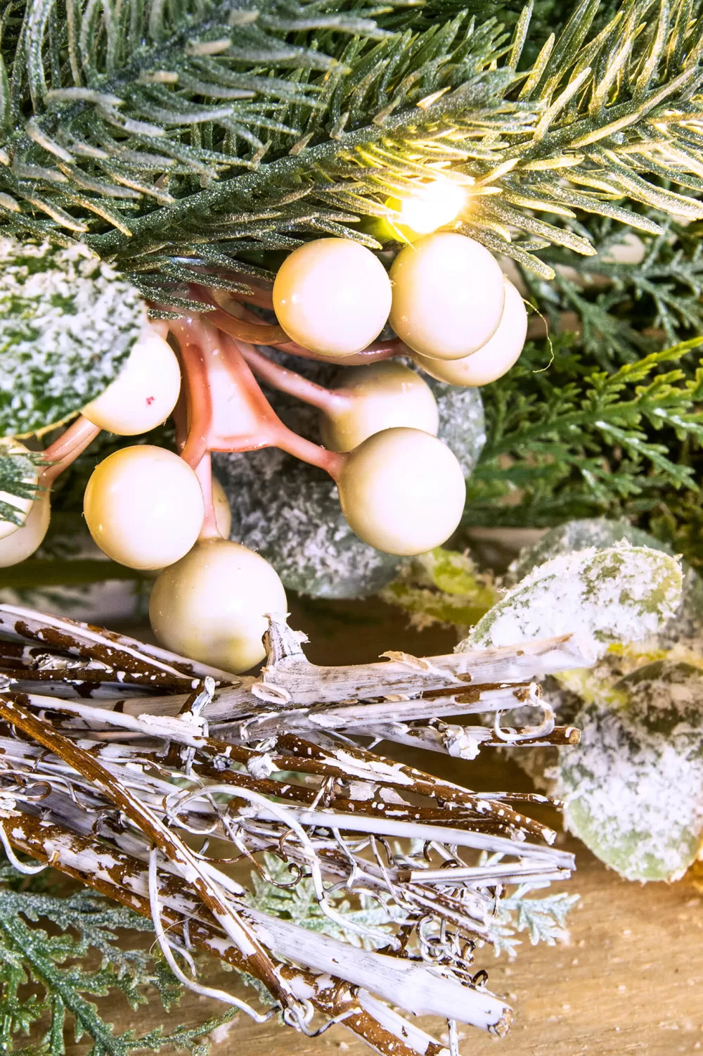 Christmas Tree World 180cm Pre-lit Frosted Decorated PE Pine Garland With White Berries< Pre-Lit Christmas Garlands