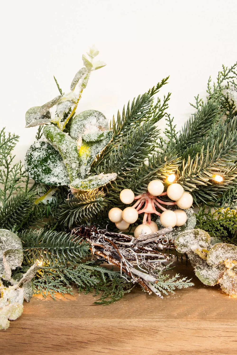 Christmas Tree World 180cm Pre-lit Frosted Decorated PE Pine Garland With White Berries< Pre-Lit Christmas Garlands