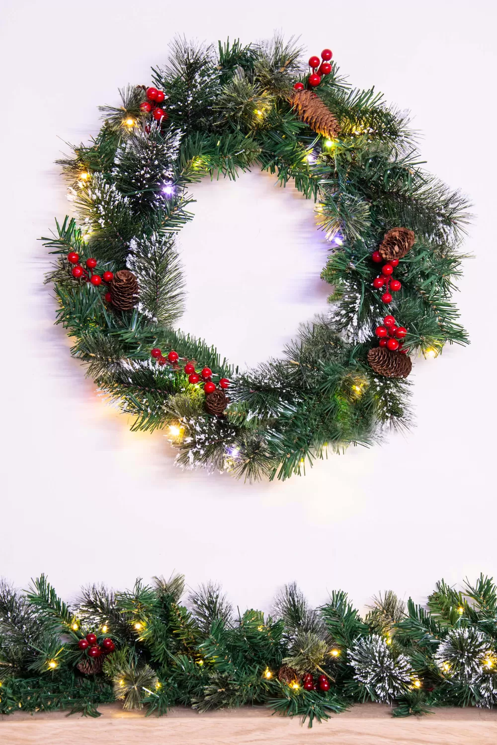 Christmas Tree World 50cm Pre-lit Decorated Mixed Pine Wreath Warm White/Multicolour LEDs< Pre-Lit Christmas Wreaths
