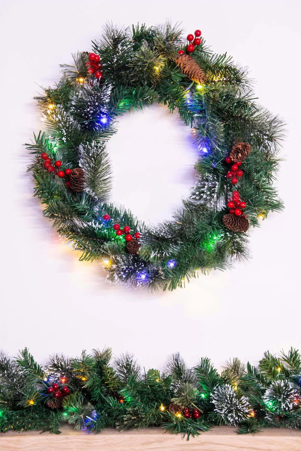 Christmas Tree World 50cm Pre-lit Decorated Mixed Pine Wreath Warm White/Multicolour LEDs< Pre-Lit Christmas Wreaths