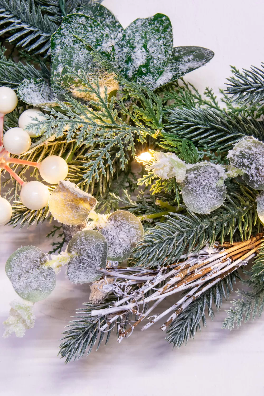 Christmas Tree World 50cm Pre-lit Frosted Decorated PE Pine Wreath With White Berries< Pre-Lit Christmas Wreaths