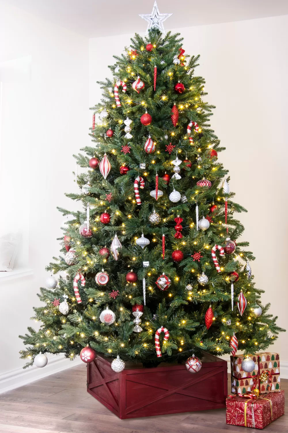 Christmas Tree World The 196pc Red & Silver Full Heavy Coverage Bauble Set (7ft Trees)< 7 Foot Pre Lit Christmas Trees | Pre-Lit Christmas Trees