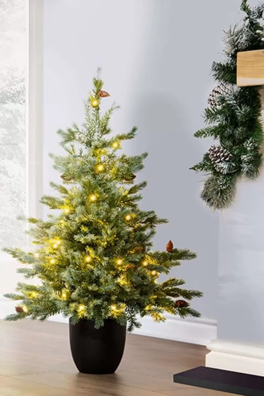Christmas Tree World The 3ft Pre-lit Cairngorm Pine Potted Tree (Indoor/Outdoor)< 3 Foot Pre Lit Christmas Trees | Outdoor Christmas Trees