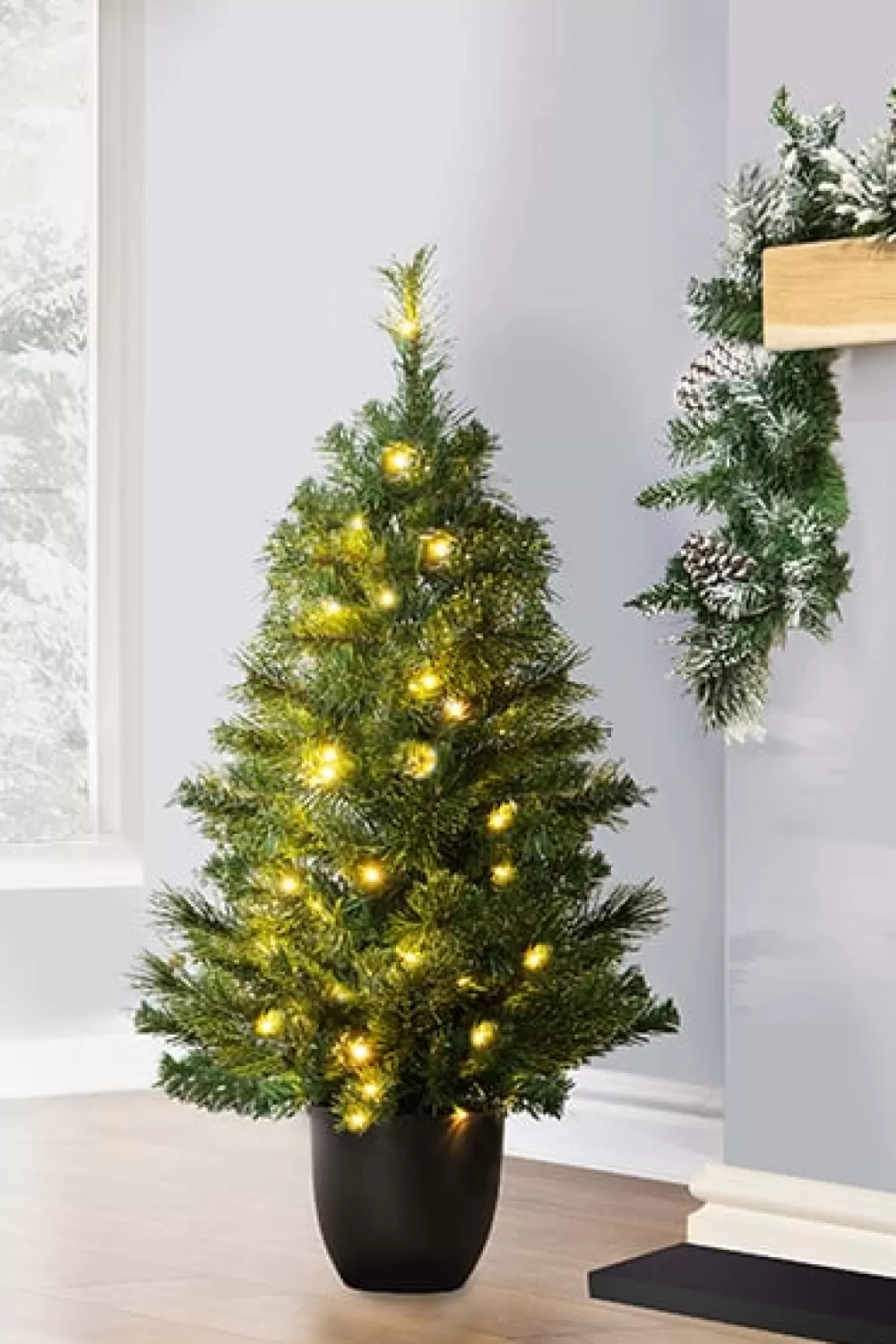 Christmas Tree World The 3ft Pre-lit Majestic Dew Pine Potted Tree (Indoor/Outdoor)< Outdoor Led Trees | 3 Foot Pre Lit Christmas Trees