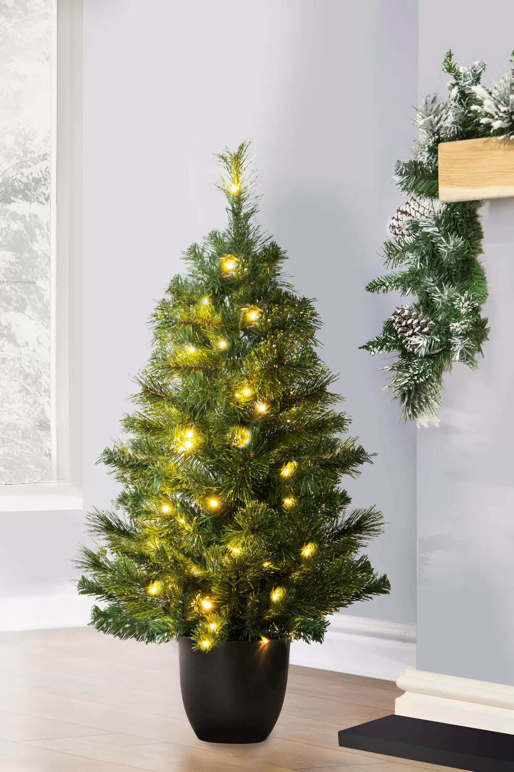 Christmas Tree World The 3ft Pre-lit Majestic Dew Pine Potted Tree (Indoor/Outdoor)< Outdoor Led Trees | 3 Foot Pre Lit Christmas Trees