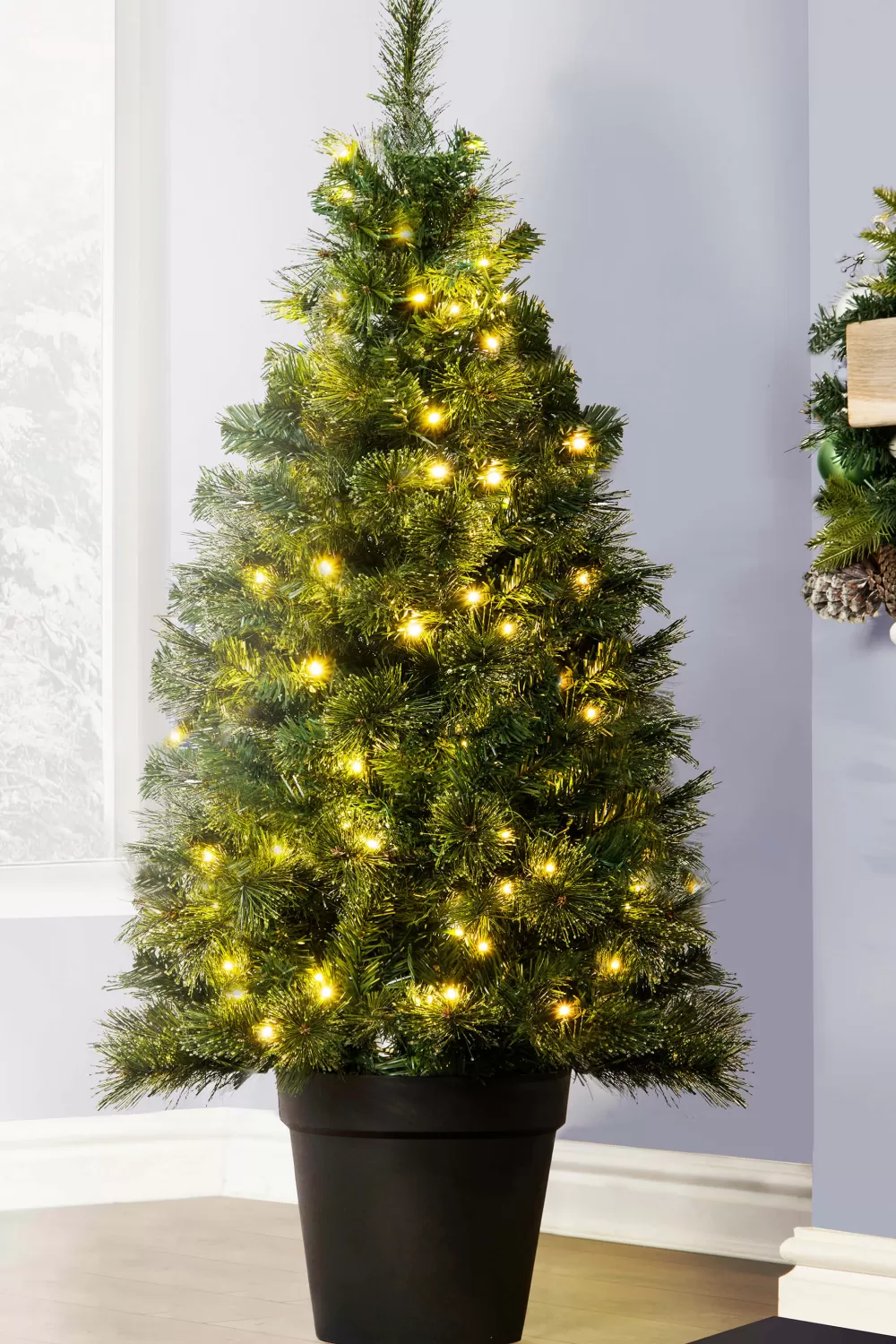 Christmas Tree World The 4ft Pre-lit Majestic Dew Pine Potted Tree (Indoor/Outdoor)< Outdoor Led Trees | Outdoor Christmas Trees