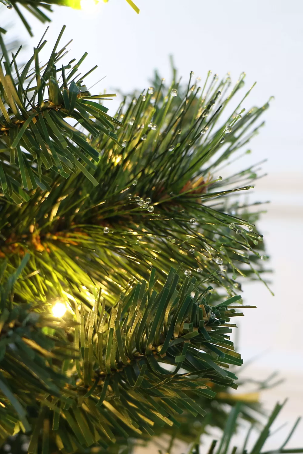 Christmas Tree World The 4ft Pre-lit Majestic Dew Pine Potted Tree (Indoor/Outdoor)< Outdoor Led Trees | Outdoor Christmas Trees