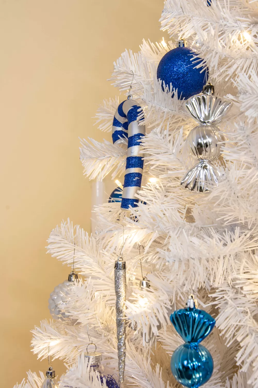Christmas Tree World The 8ft Pre-lit Bianca Pine Tree With Warm White Lights< 8 Foot Pre Lit Christmas Trees
