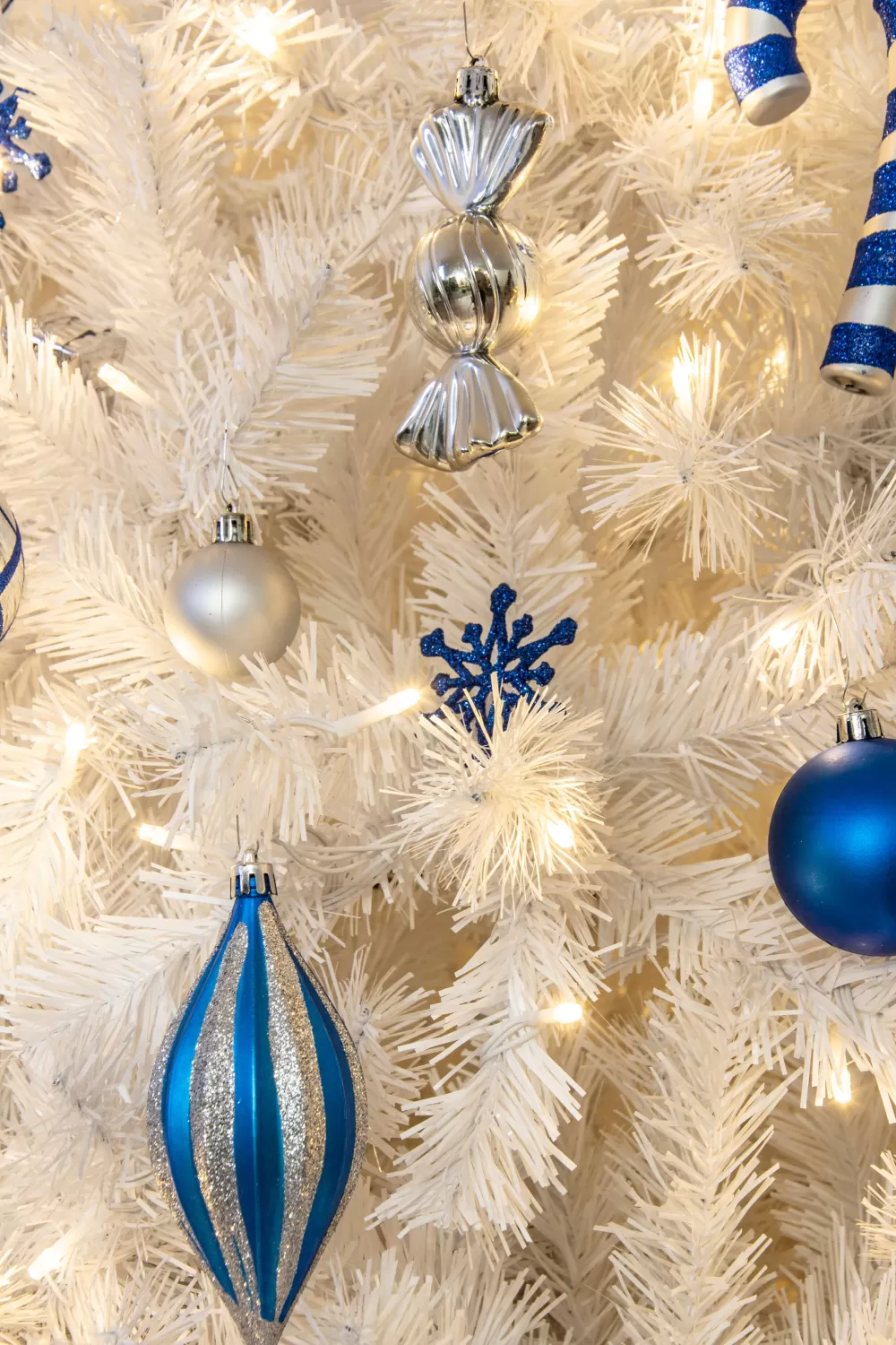 Christmas Tree World The 8ft Pre-lit Bianca Pine Tree With Warm White Lights< 8 Foot Pre Lit Christmas Trees