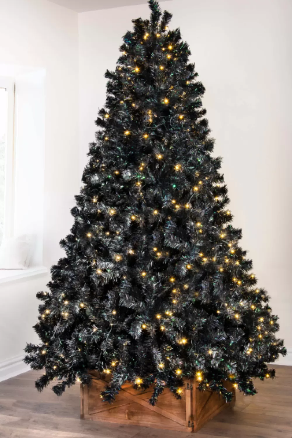 Christmas Tree World The Pre-lit Black Iridescence Pine Tree With Warm White Lights (6ft To 7ft)< Pre-Lit Christmas Trees