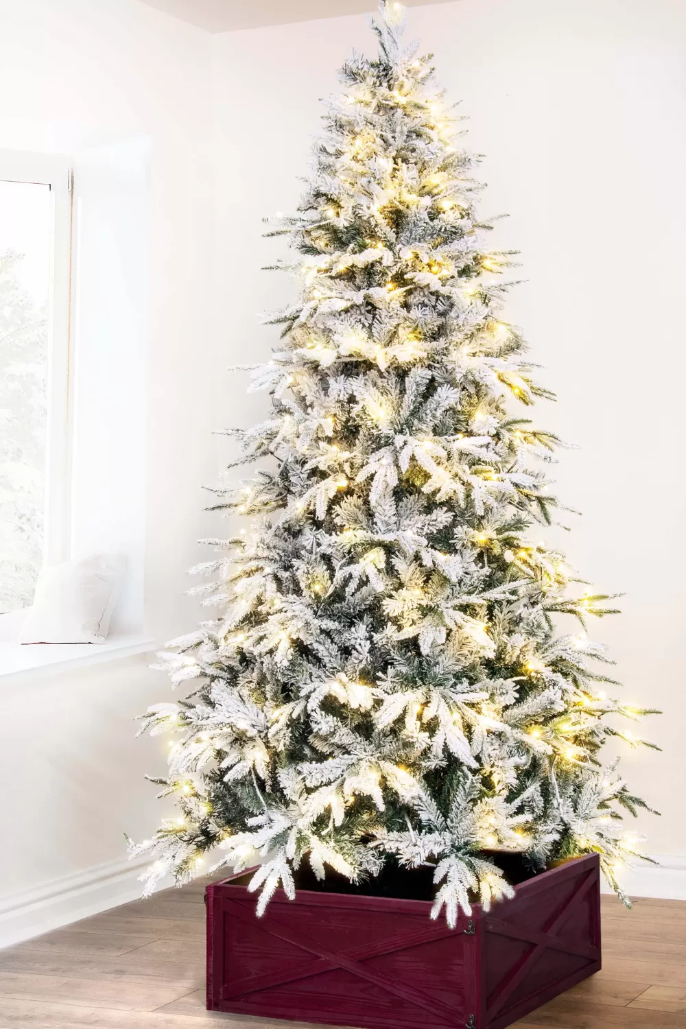 Christmas Tree World The Pre-Lit Snowy Alpine Tree Warm White (4ft To 12ft)< Snowy Christmas Trees | Pre-Lit Christmas Trees