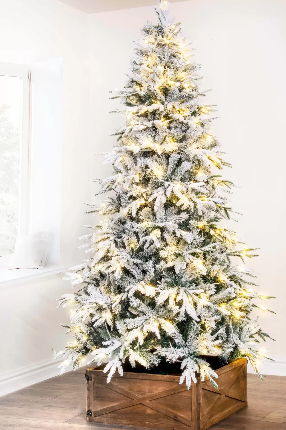 Christmas Tree World The Pre-Lit Snowy Alpine Tree Warm White (4ft To 12ft)< Snowy Christmas Trees | Pre-Lit Christmas Trees