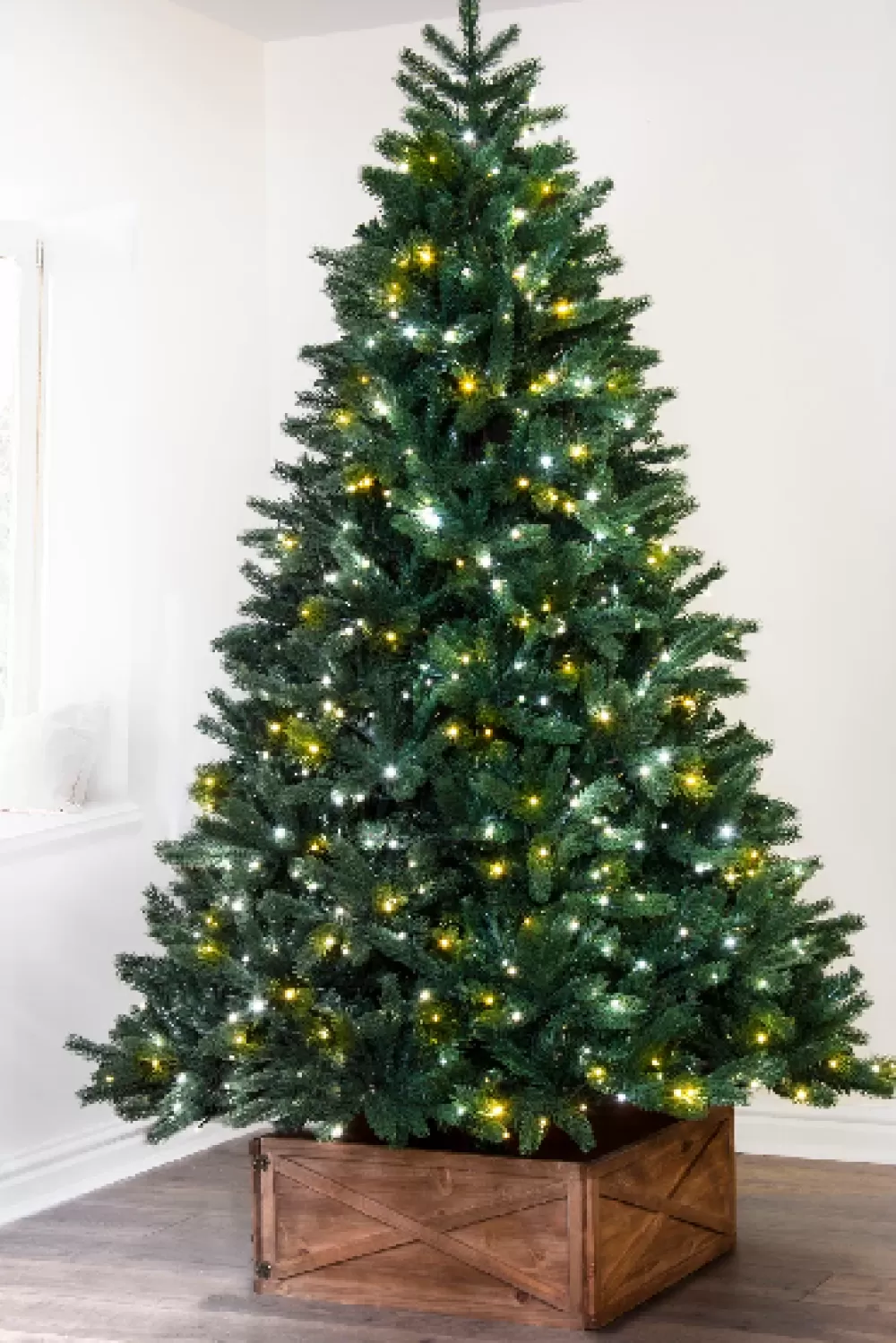 Christmas Tree World The Ultra Devonshire Fir Pre-lit With Warm White/White Colour Change LEDs (4ft To 12ft)< Pre-Lit Christmas Trees