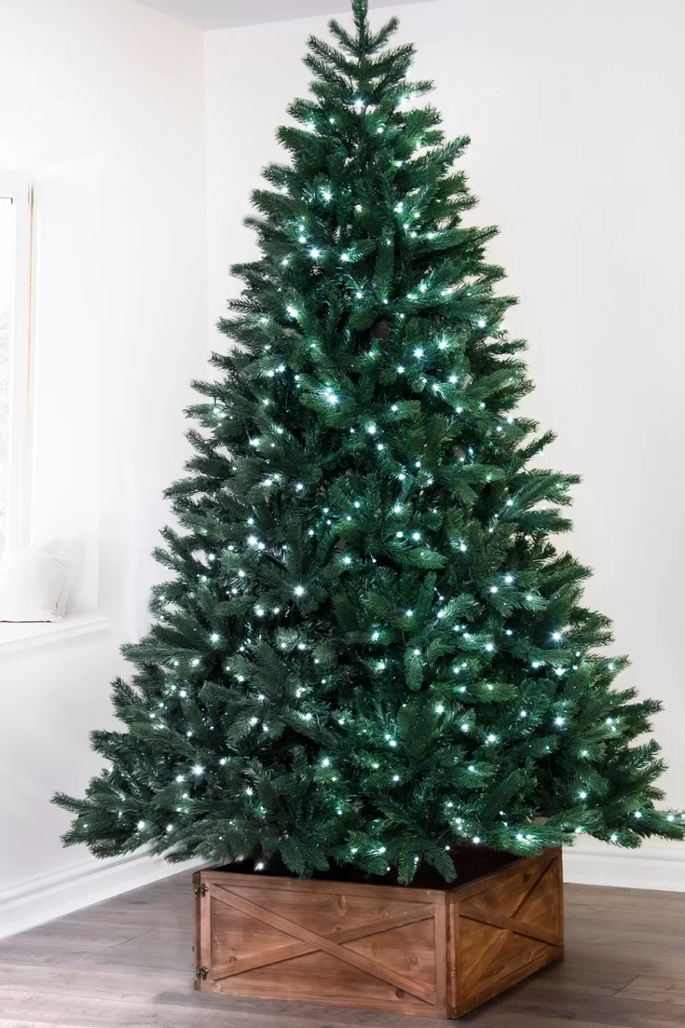 Christmas Tree World The Ultra Devonshire Fir Pre-lit With Warm White/White Colour Change LEDs (4ft To 12ft)< Pre-Lit Christmas Trees