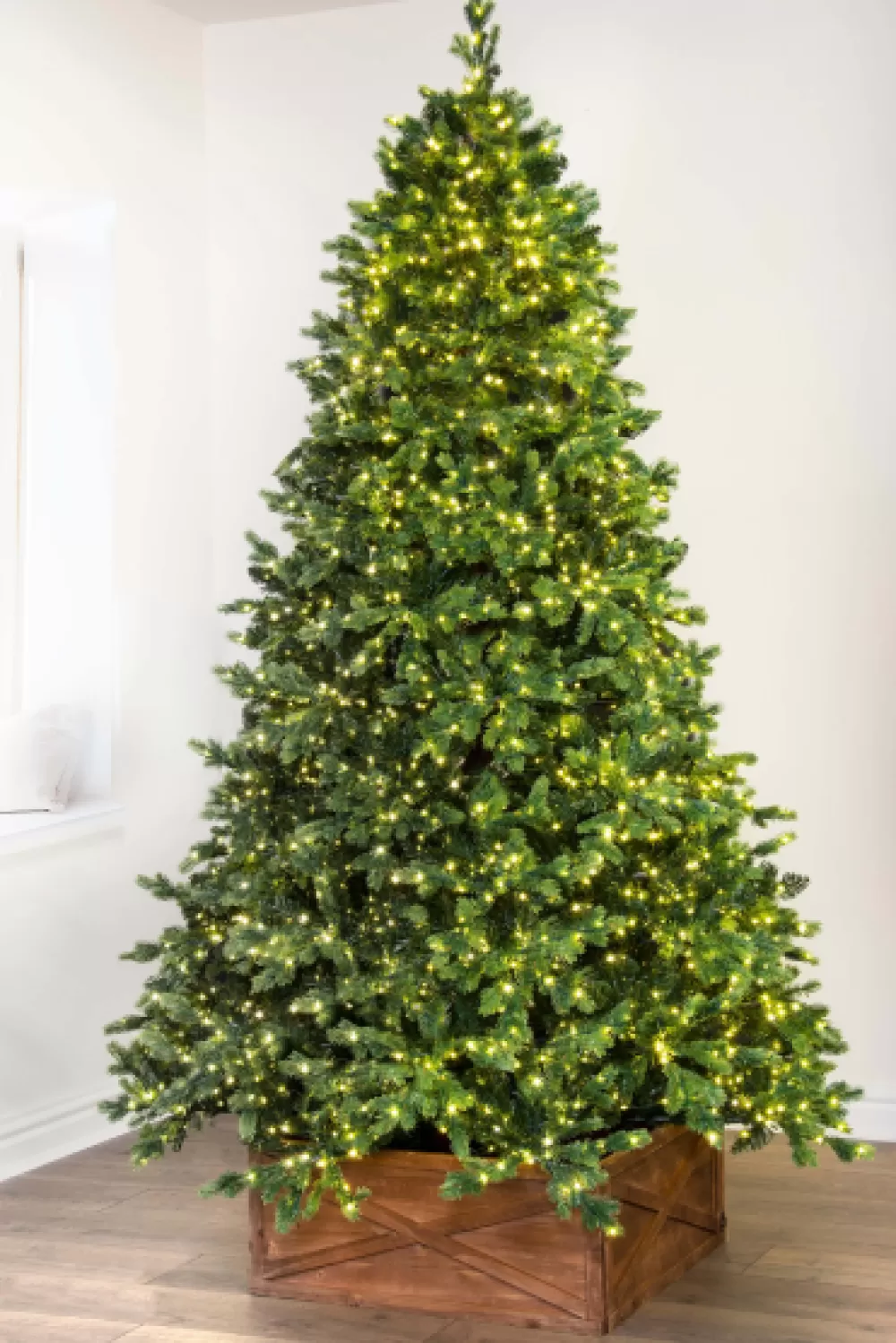 Christmas Tree World The Ultra-Lit Montagna Fir Tree (6ft To 8ft)< Pre-Lit Christmas Trees