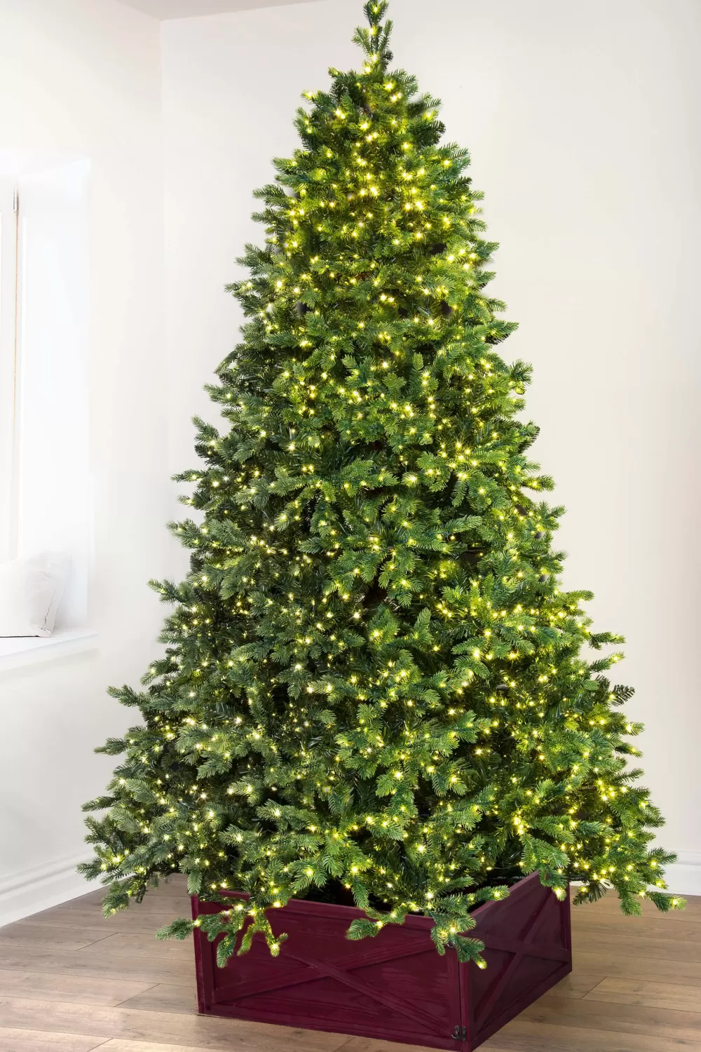 Christmas Tree World The Ultra-Lit Montagna Fir Tree (6ft To 8ft)< Pre-Lit Christmas Trees