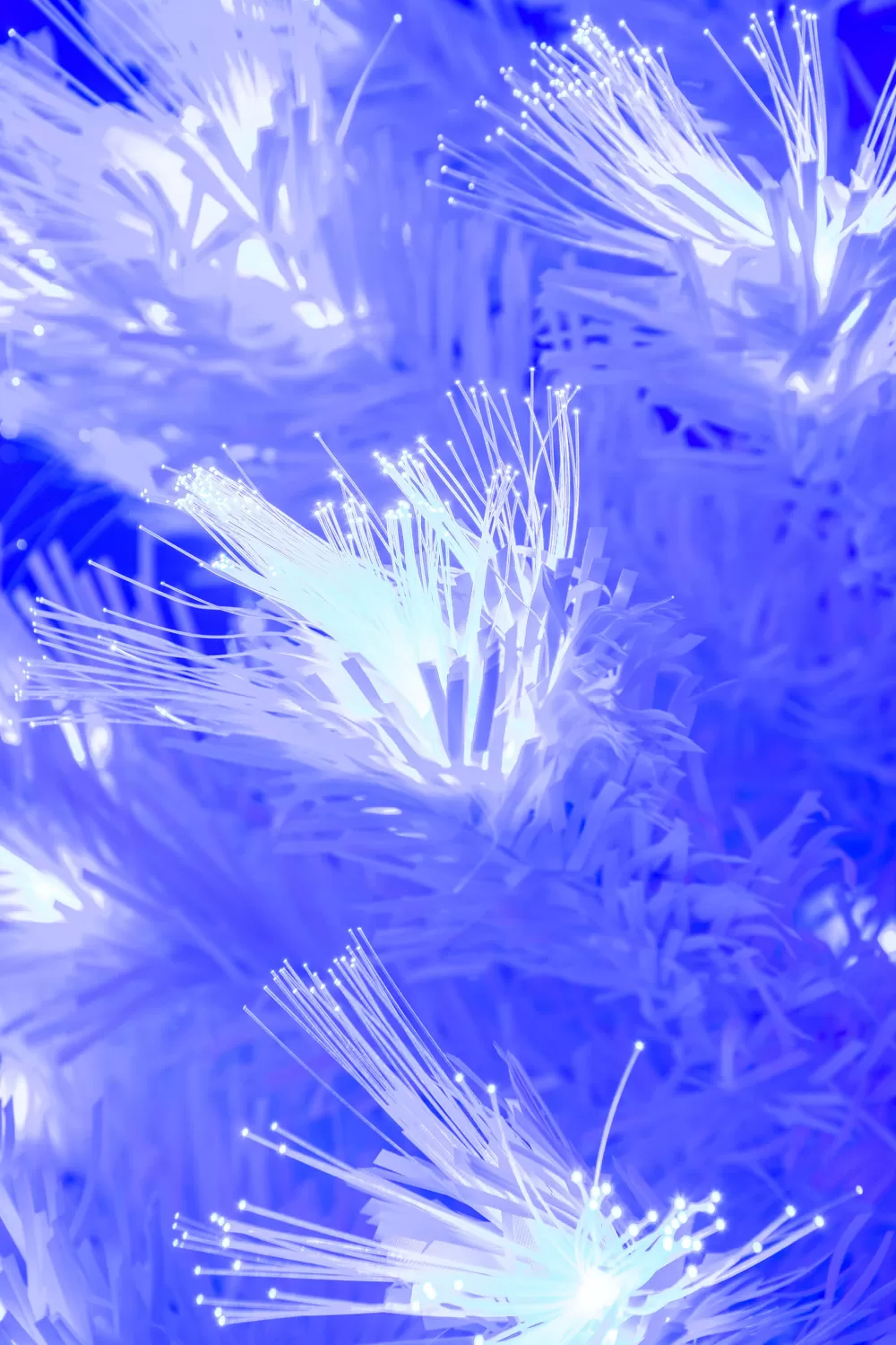 Christmas Tree World The White Blue Ripple Effect Fibre Optic Tree (4ft To 7ft)< Pre-Lit Christmas Trees | Fibre Optic Christmas Trees