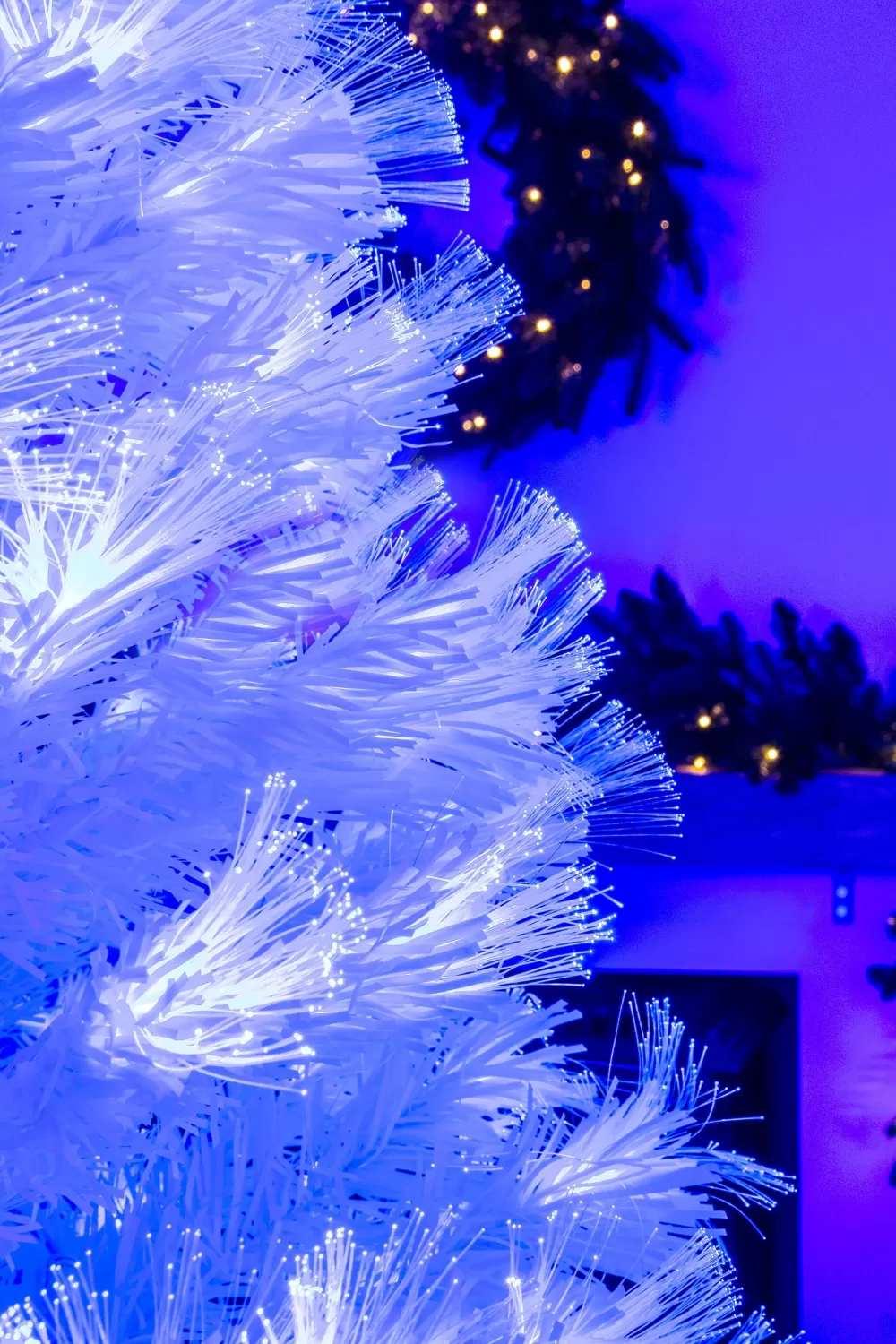 Christmas Tree World The White Blue Ripple Effect Fibre Optic Tree (4ft To 7ft)< Pre-Lit Christmas Trees | Fibre Optic Christmas Trees