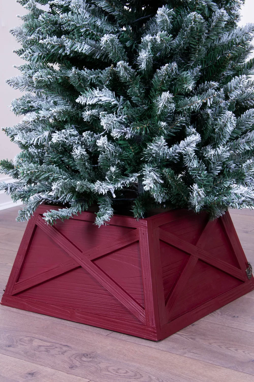 Christmas Tree World Wine Red Wooden Tree Skirt (For 4ft-6ft Trees - Tight Fit)< Tree Skirts & Surrounds | Christmas Tree Skirts