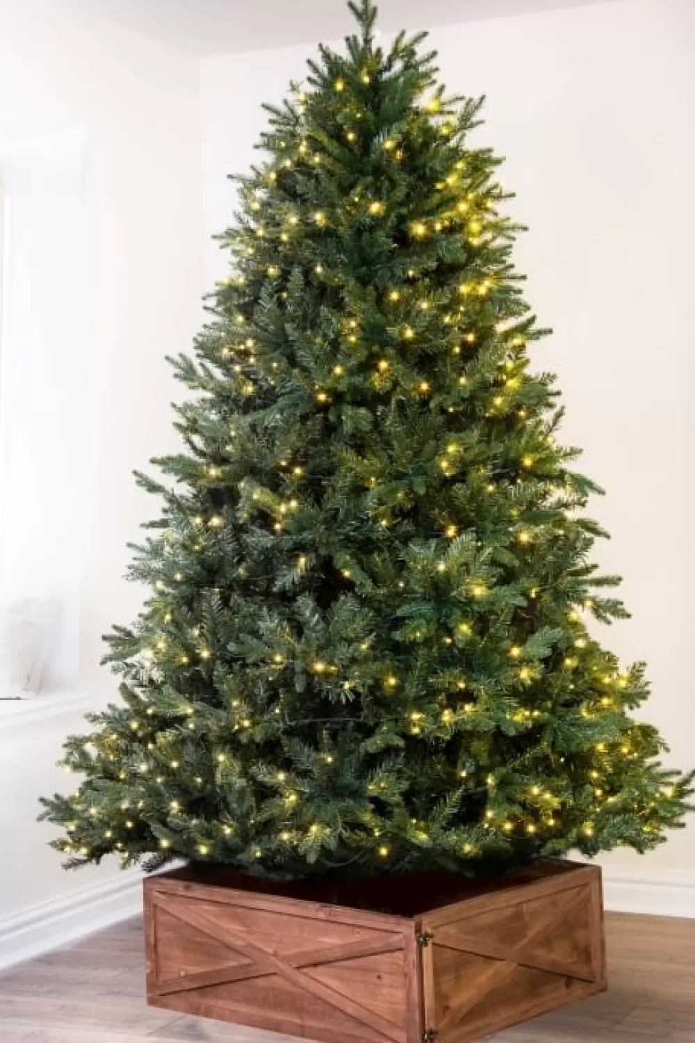Christmas Tree World Wooden Christmas Tree Skirt In 3 Colours (For 6ft-8ft Trees - Square Fit)< Tree Skirts & Surrounds | Christmas Tree Skirts