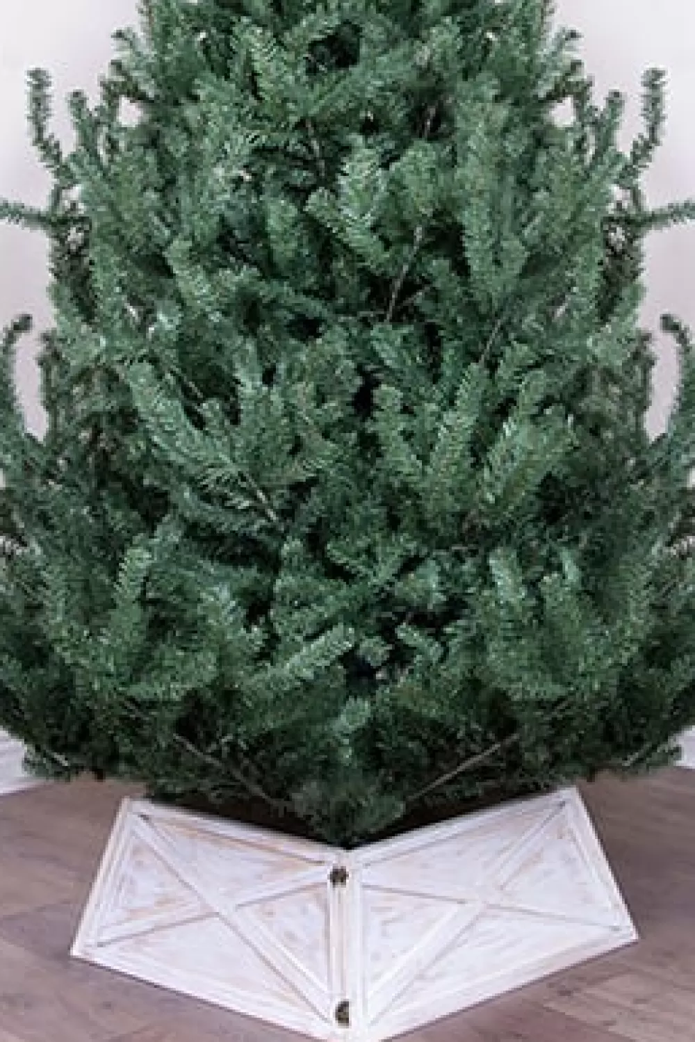 Christmas Tree World Wooden Christmas Tree Skirt In 3 Colours (For 6ft-8ft Trees - Tight Fit)< Pre-Lit Christmas Trees | Snowy Christmas Trees